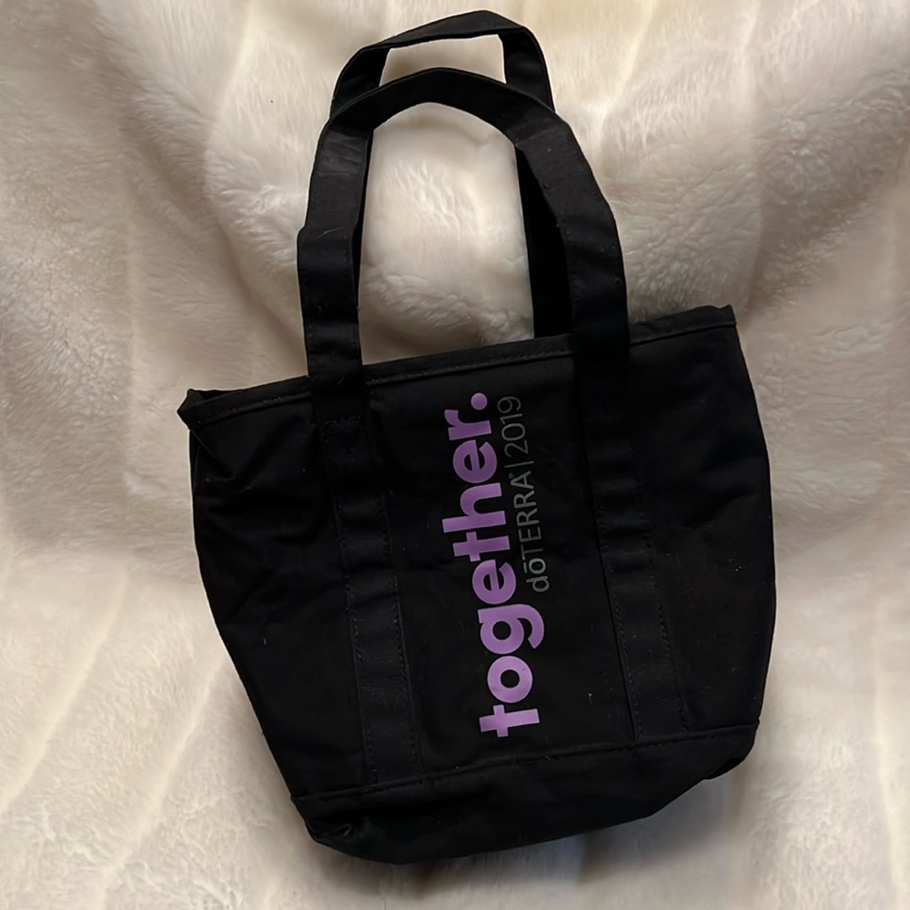 🖤🖤PRICE DROP🖤🖤NWOT💜Official “Together” DoTERRA 2019 Bag💜Never Used. Simple